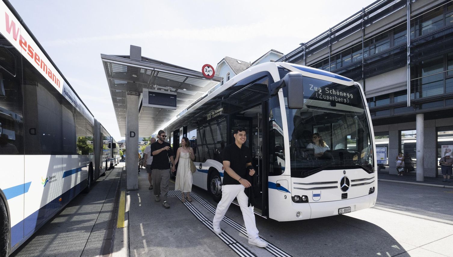 Deutlich mehr Personen fahren in Zug mit dem Bus