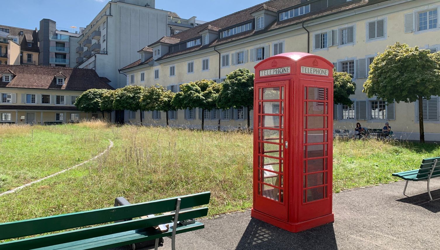 Rätsel in Luzern: Was soll diese rote Telefonkabine?