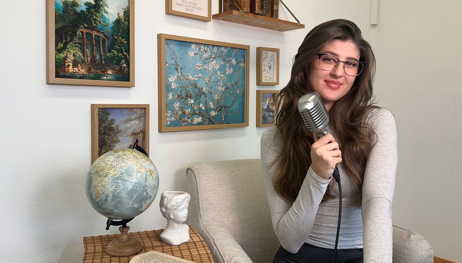 Wie eine Luzernerin mit Podcasts die Welt erklären will