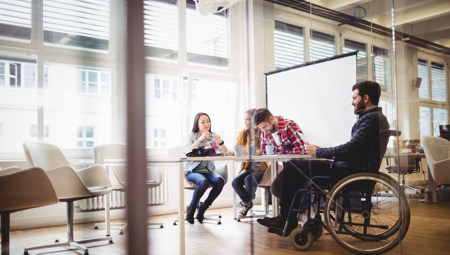 So hilft eine Stiftung Zuger Stellensuchenden mit Handicap aus der Patsche