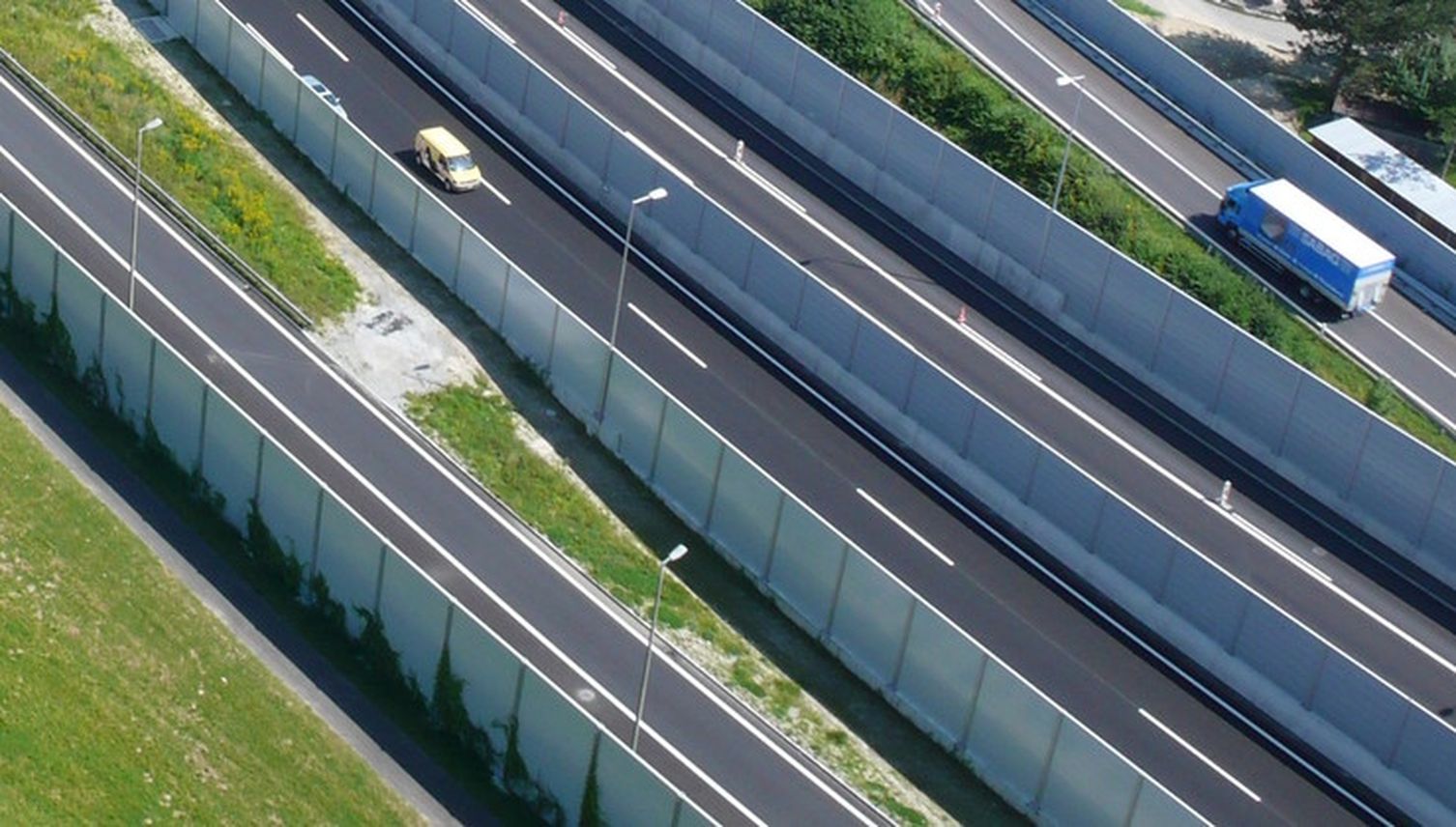Luzerner Kantonsrat fordert Solarpanels entlang Autobahnen