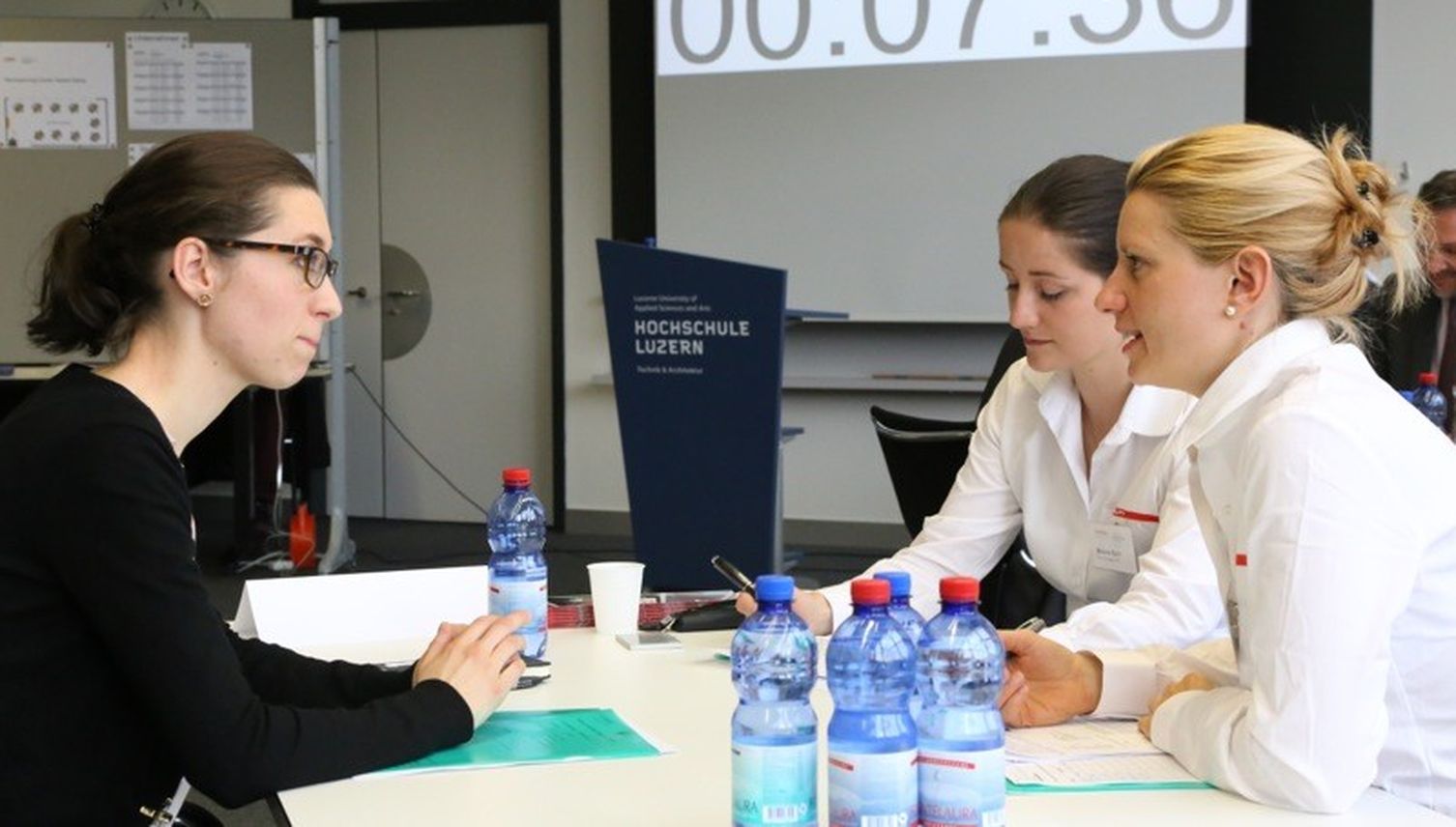 Speed-Dating für Industrie und Studierende