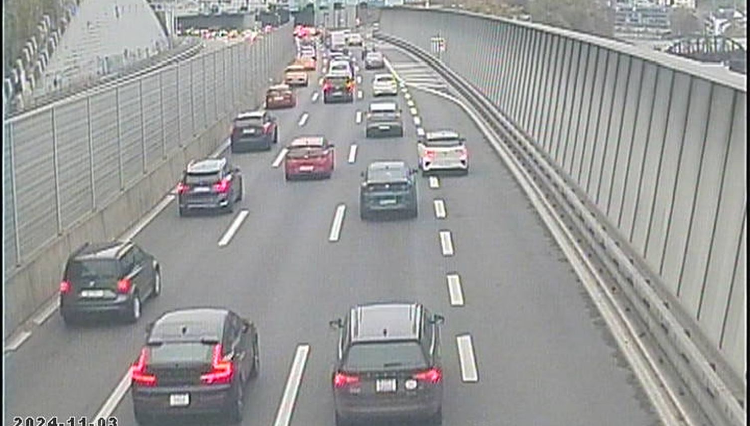 Pannenfahrzeug sorgt für Stau im Sonntagsverkehr