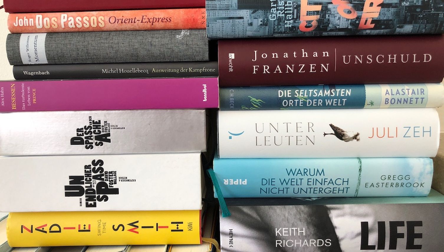In der Stadt werden Bücher per Velo ausgeliefert
