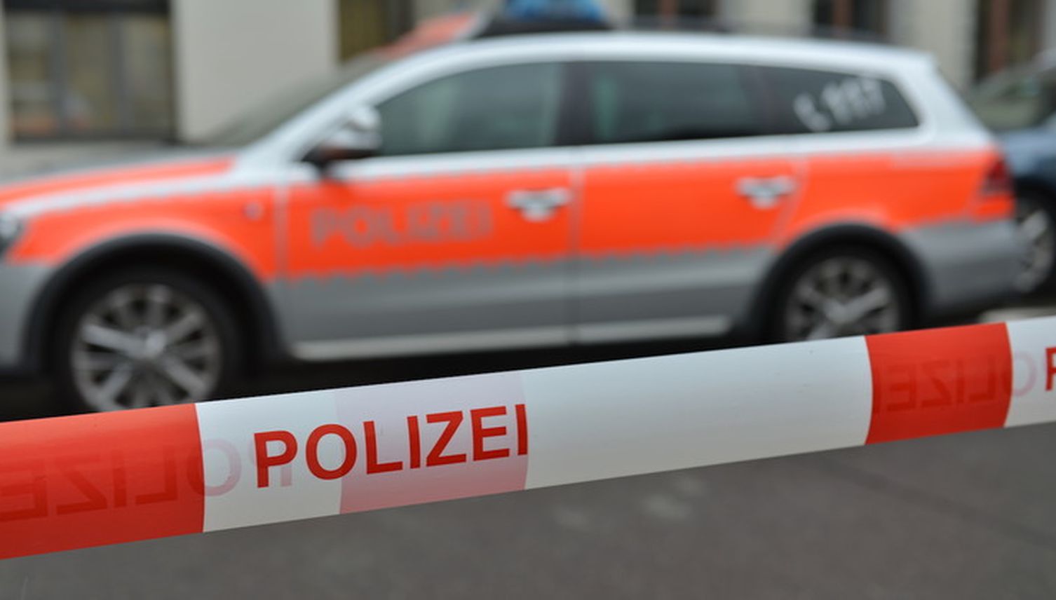 Kinder von Auto angefahren – Polizei sucht SUV