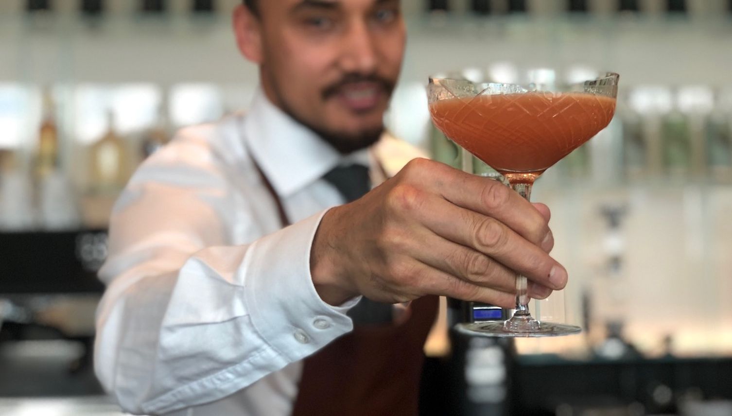 Fasnachtskater! Wie wär’s mal nüchtern in einer Bar?