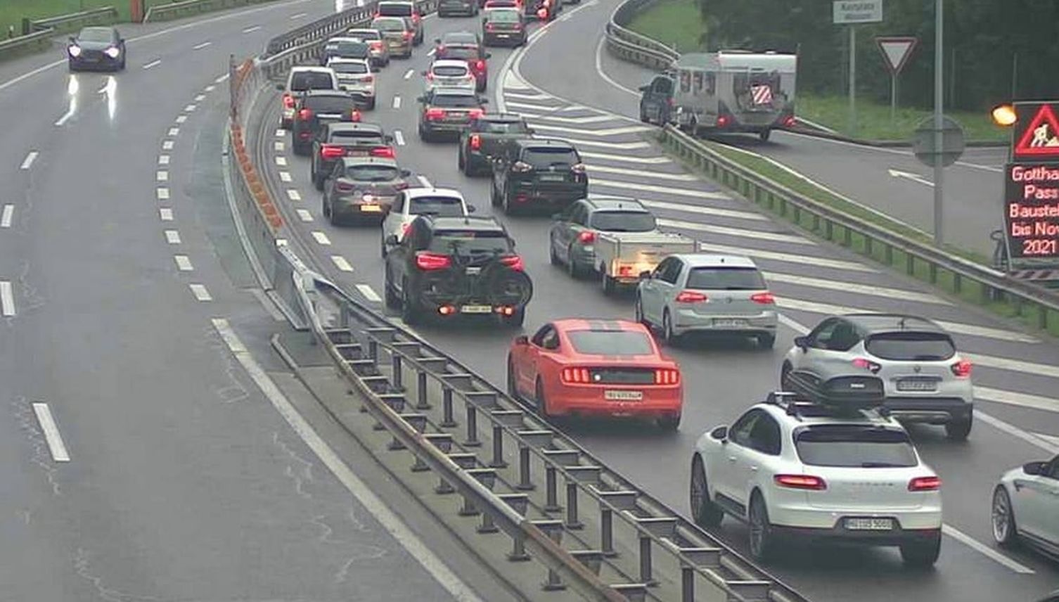 Unfall auf der A14 sorgt für Verkehrschaos um Luzern