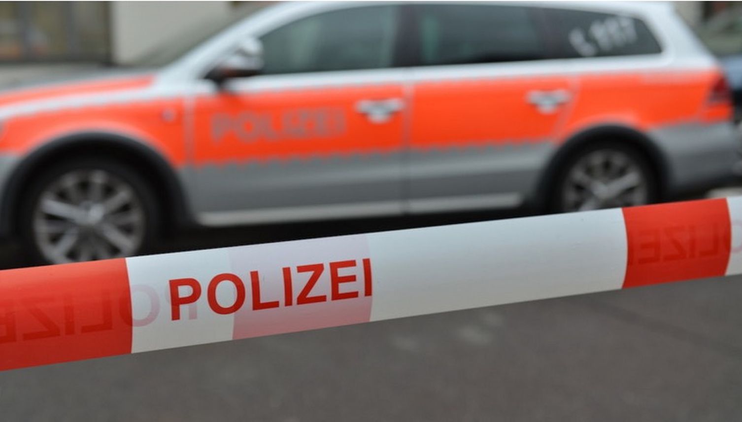 Velofahrer stösst Rentnerin um und haut ab