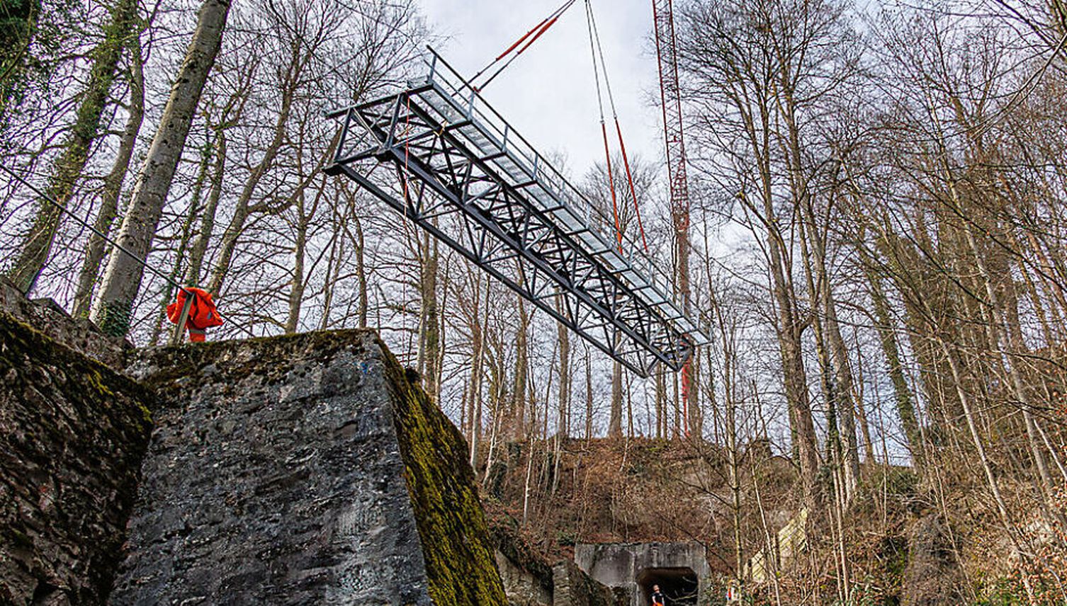Hier fliegt eine Brücke durch die Luft