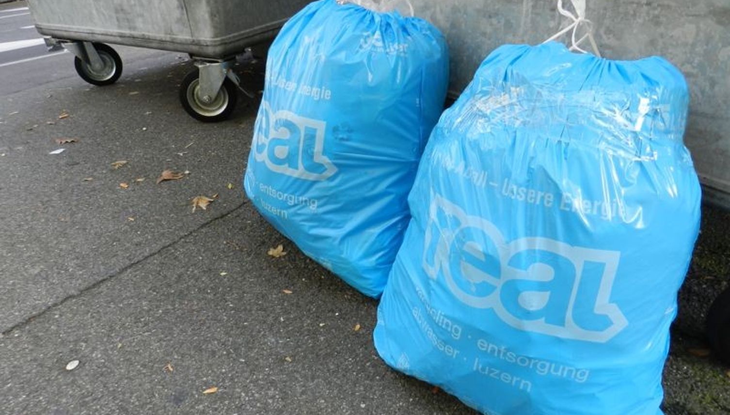 Tiefere Preise für Real-Güselsäcke? Das sagt Emmen