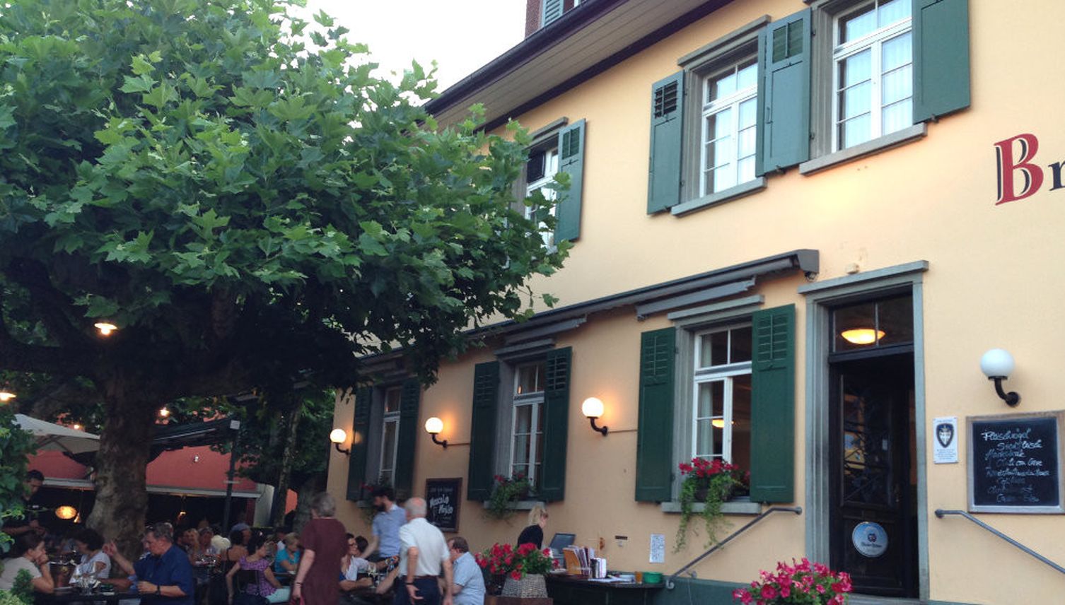 «Brandenberg» – ein Sommerabend im Biergarten