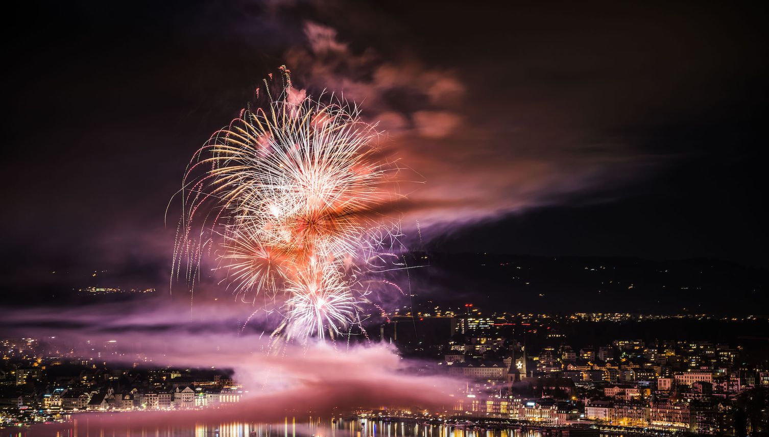 So schön war das Neujahrs-Feuerwerk in Luzern