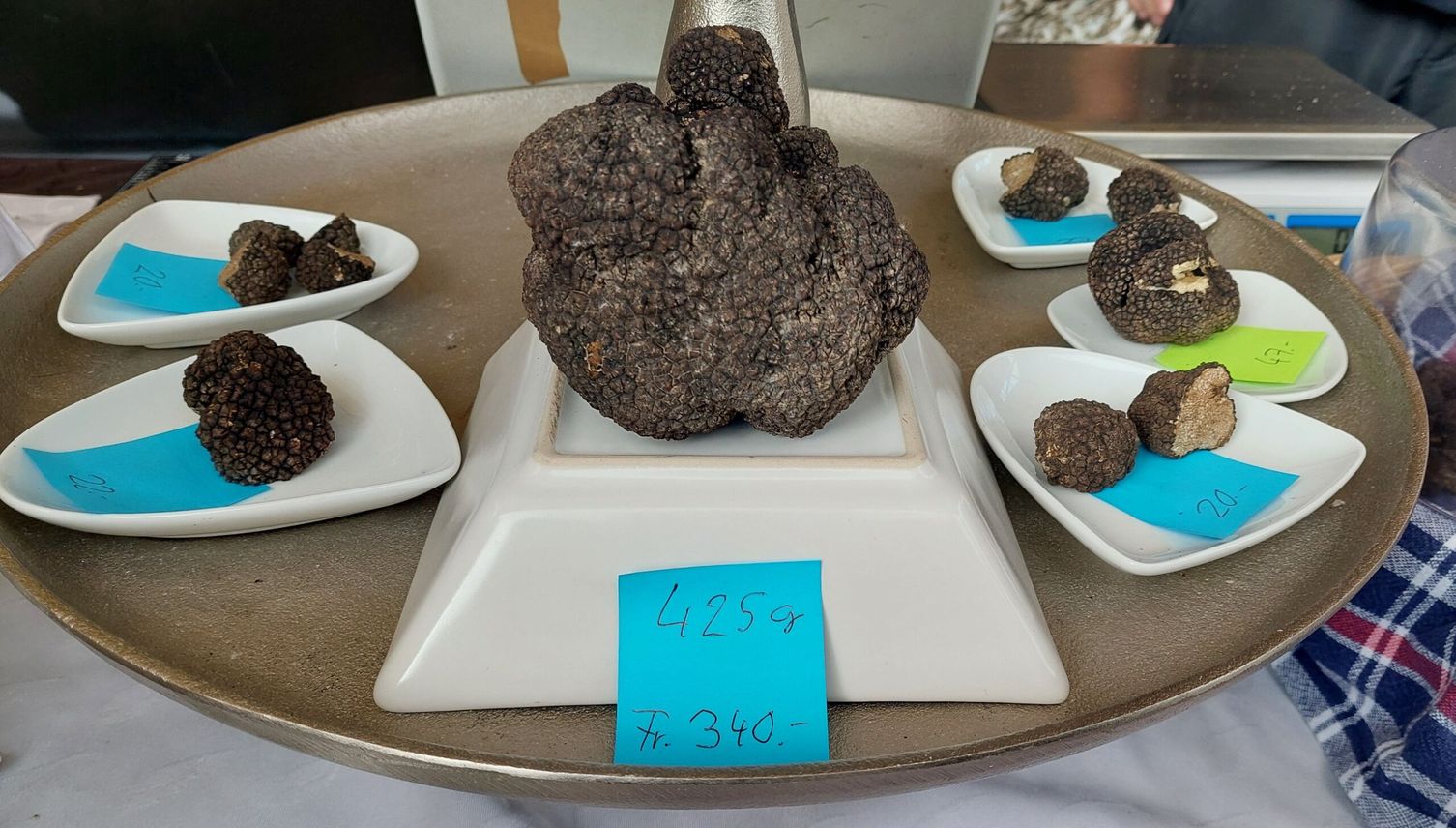 «Ich habe heute mehr als 700g weissen Trüffel verkauft»