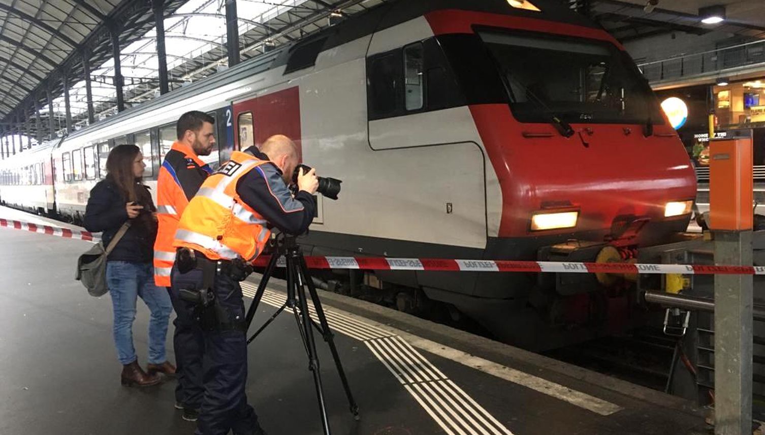 Zug fährt in Prellbock: Zwölf Verletzte im Bahnhof Luzern