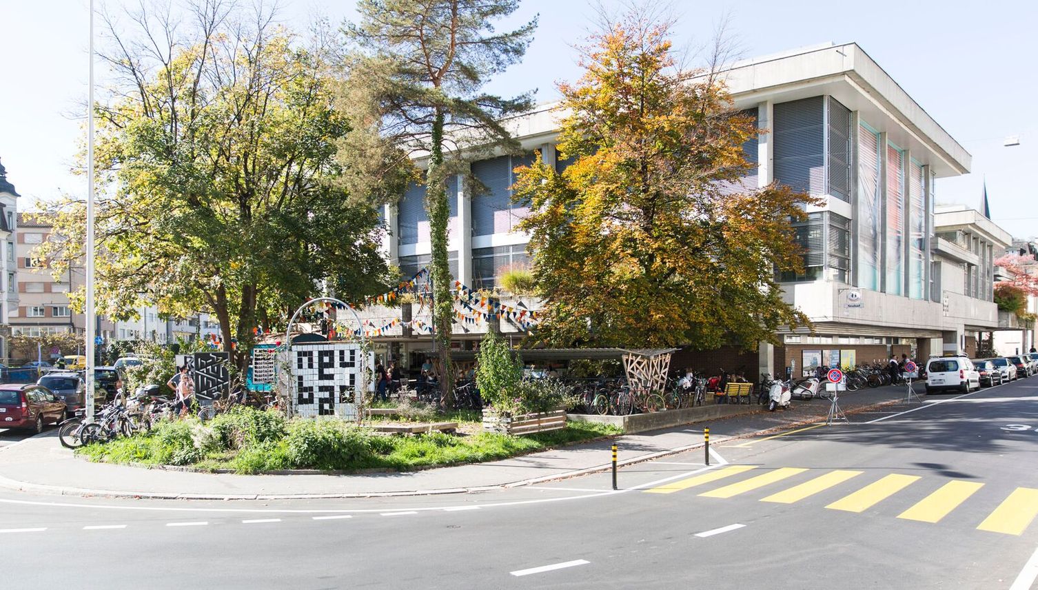 Bar statt Veloplätze – dieser Vorplatz wird umgekrempelt