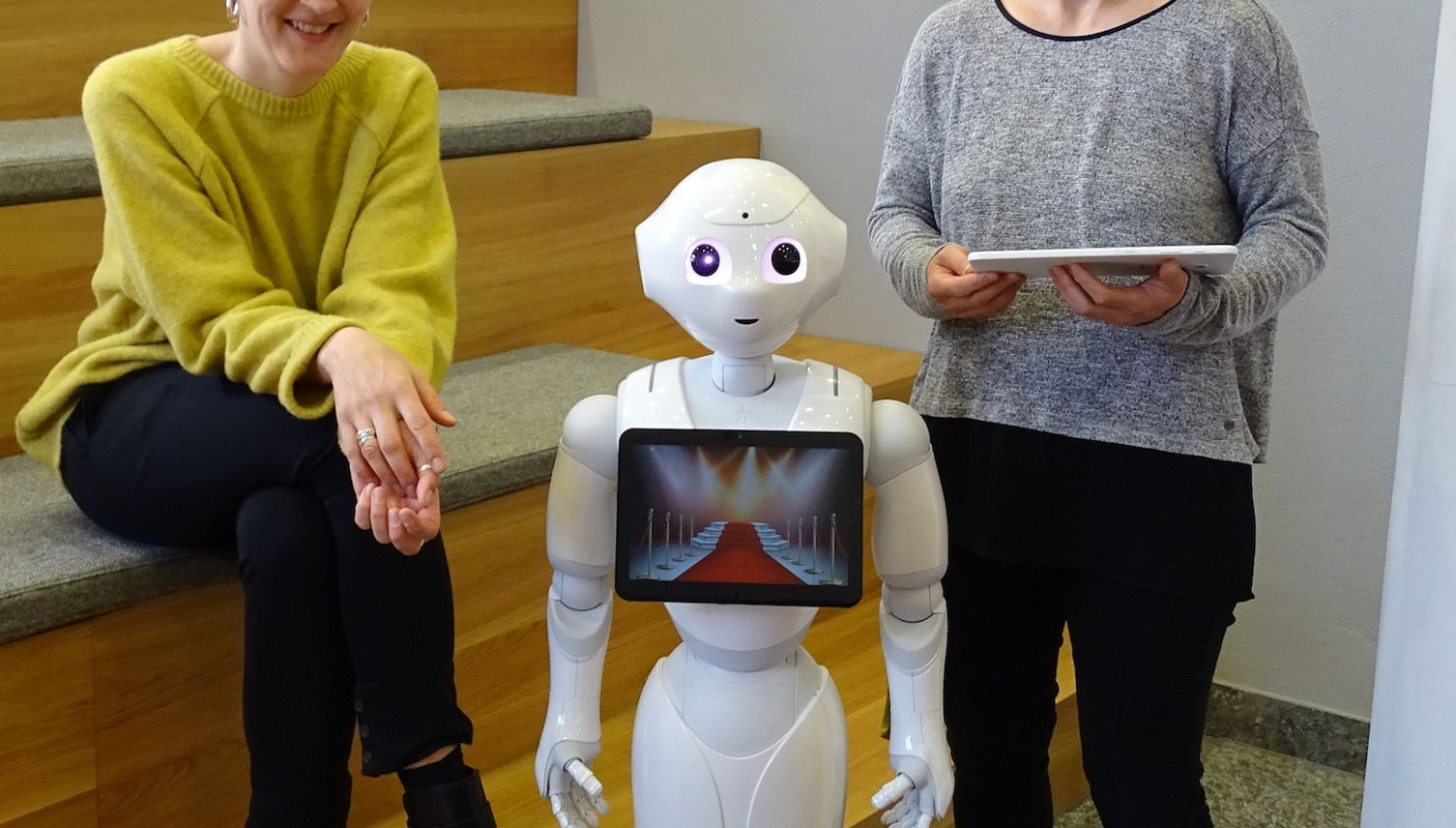 Smart: Die Bibliothek Zug hat jetzt ein Roboterkind