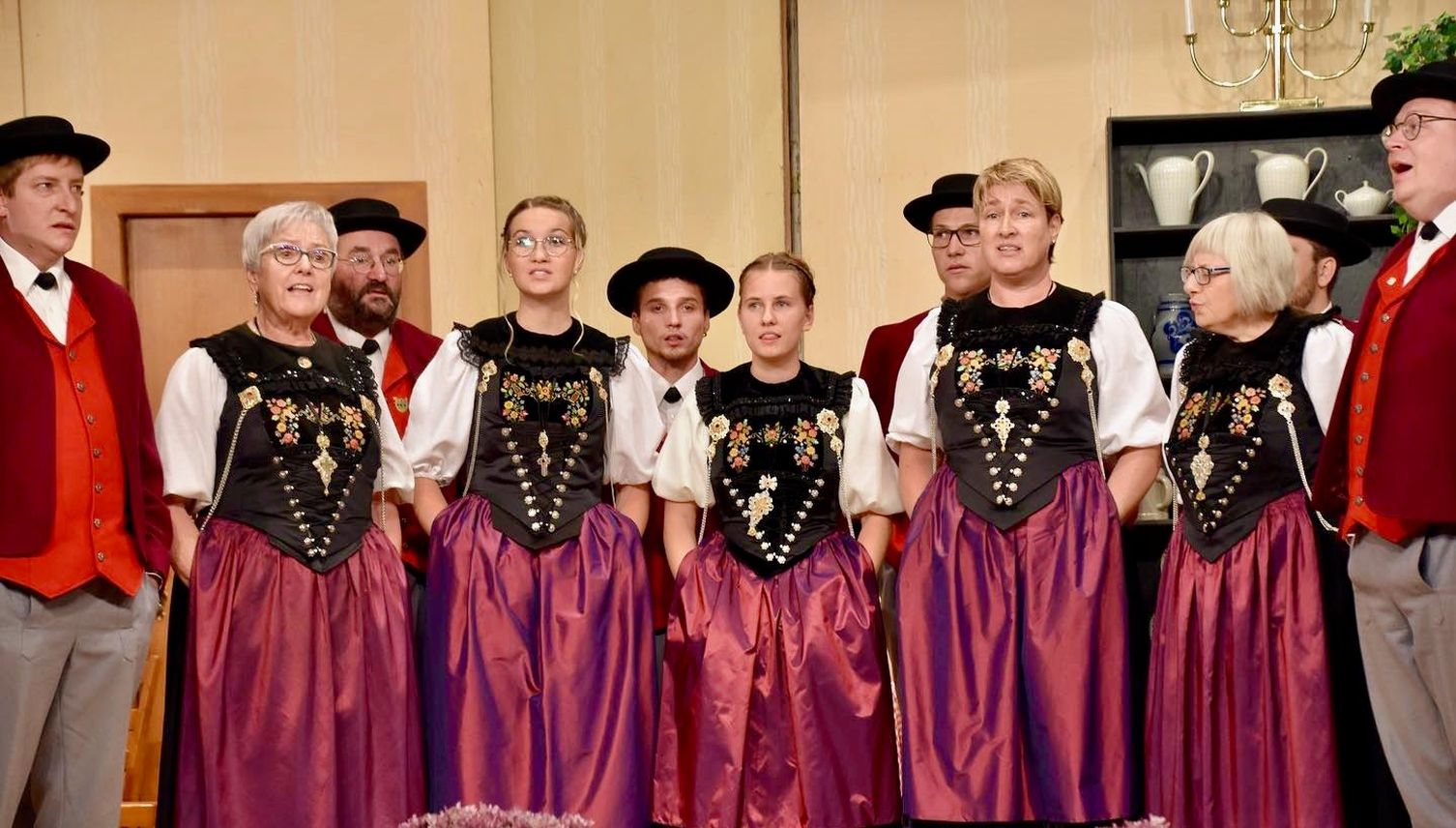 Dieser Chor jodelt die Lieblingslieder der FCL-Fans