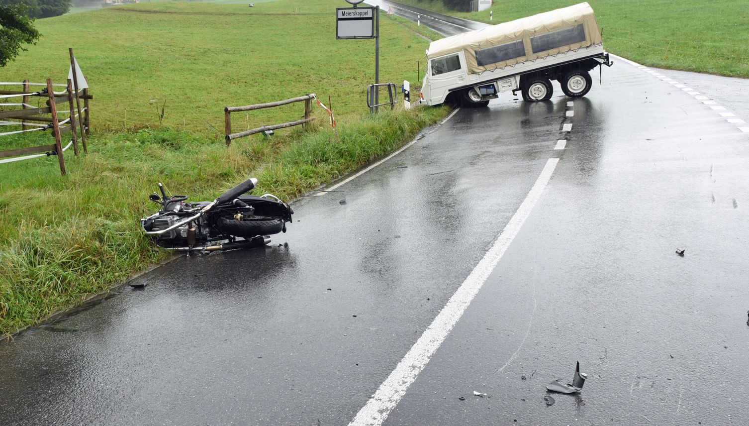 Töfffahrer verletzt sich bei Unfall lebensbedrohlich