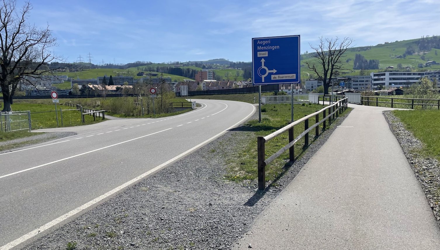 Dieser Spazierweg zwischen Baar und Zug endet abrupt