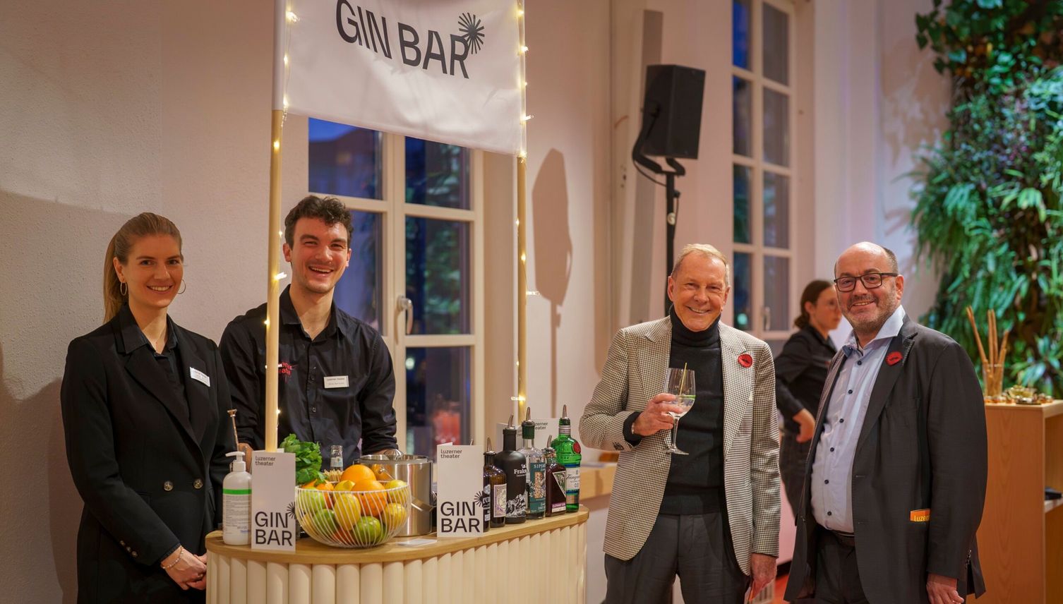Luzerner Theater weiht neue Gin-Bar ein