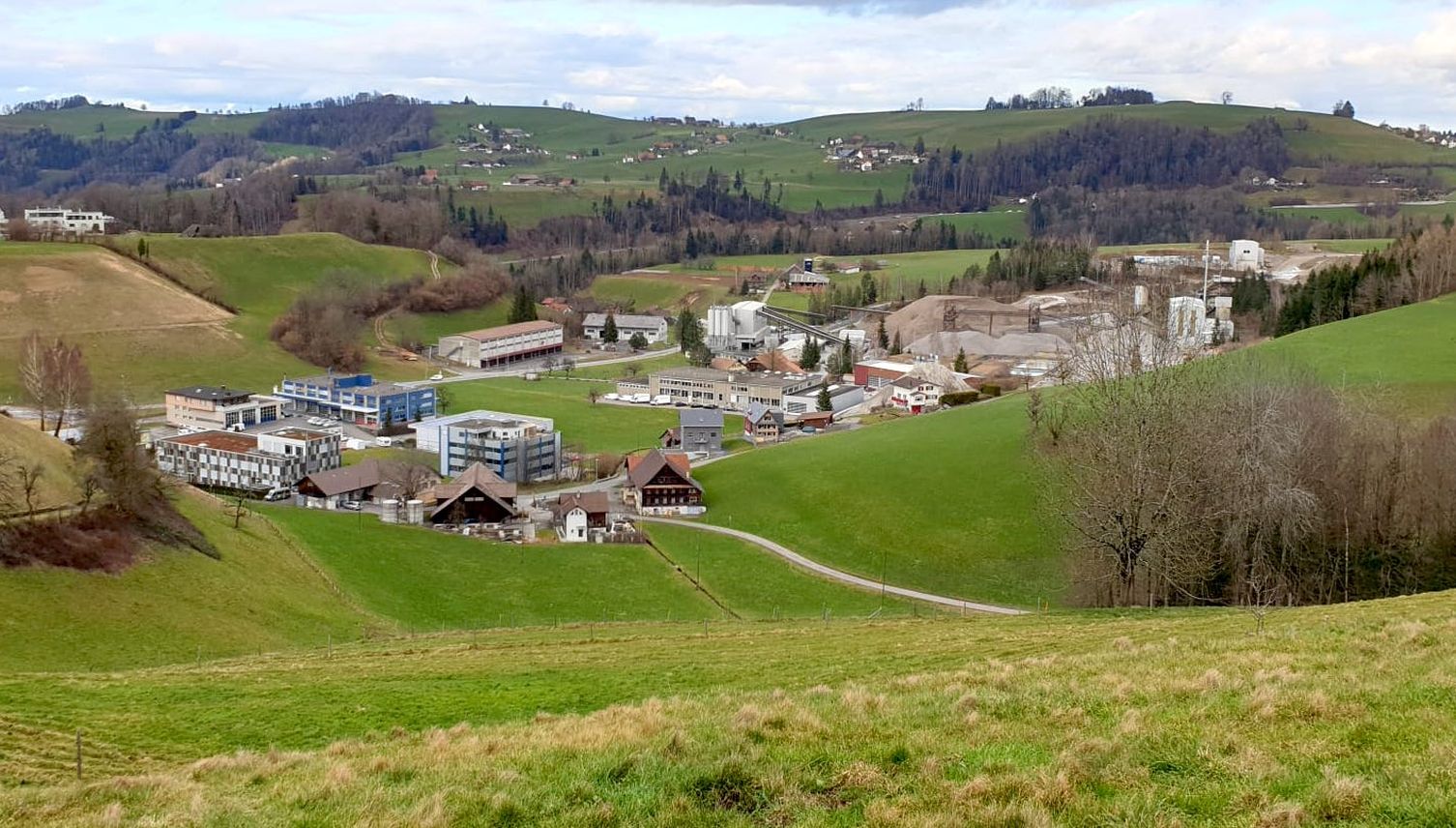 So lange wirds dauern, bis der Tunnel im Hirzel kommt