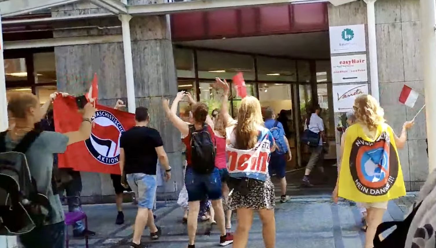 Gegen-Demonstranten haben Angst, Strafanzeige zu erstatten