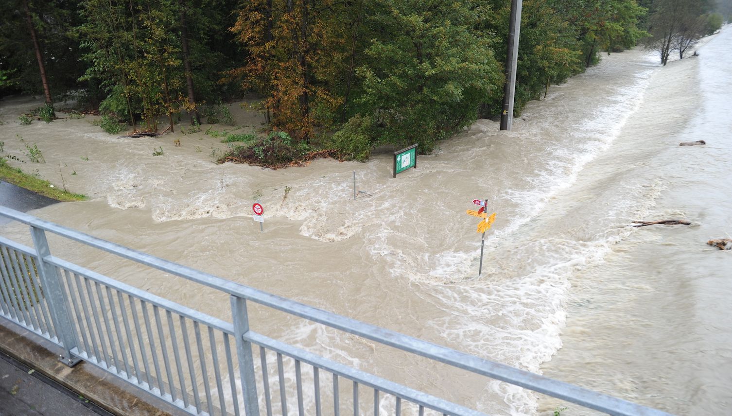 Nach Sturm: Überschwemmungen in Uri – Reusswehr geöffnet