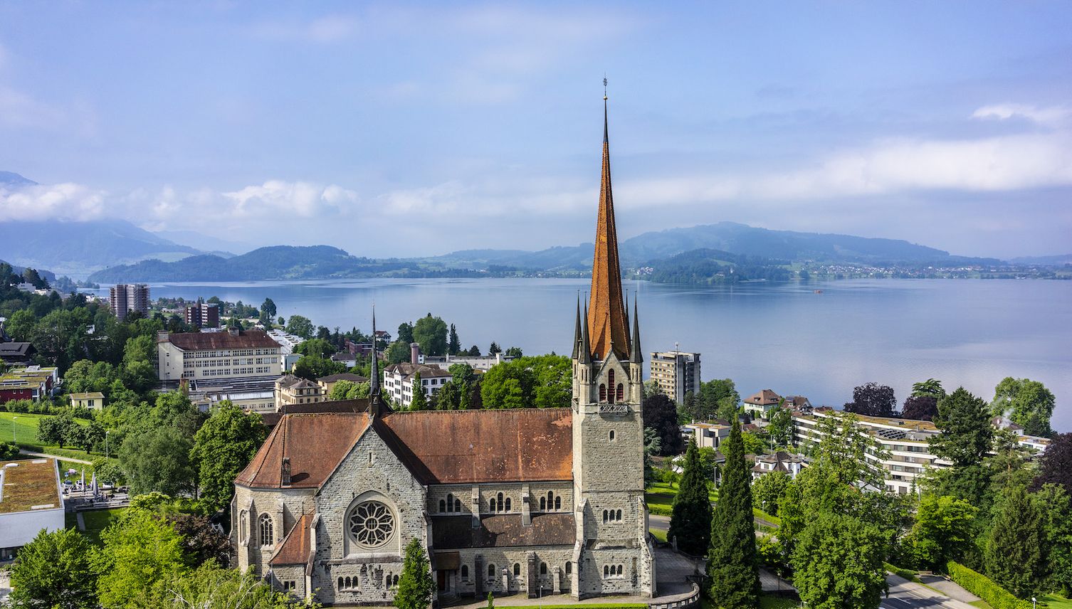 Raten ist angesagt: Welches ist der höchste Kirchturm im Kanton Zug?