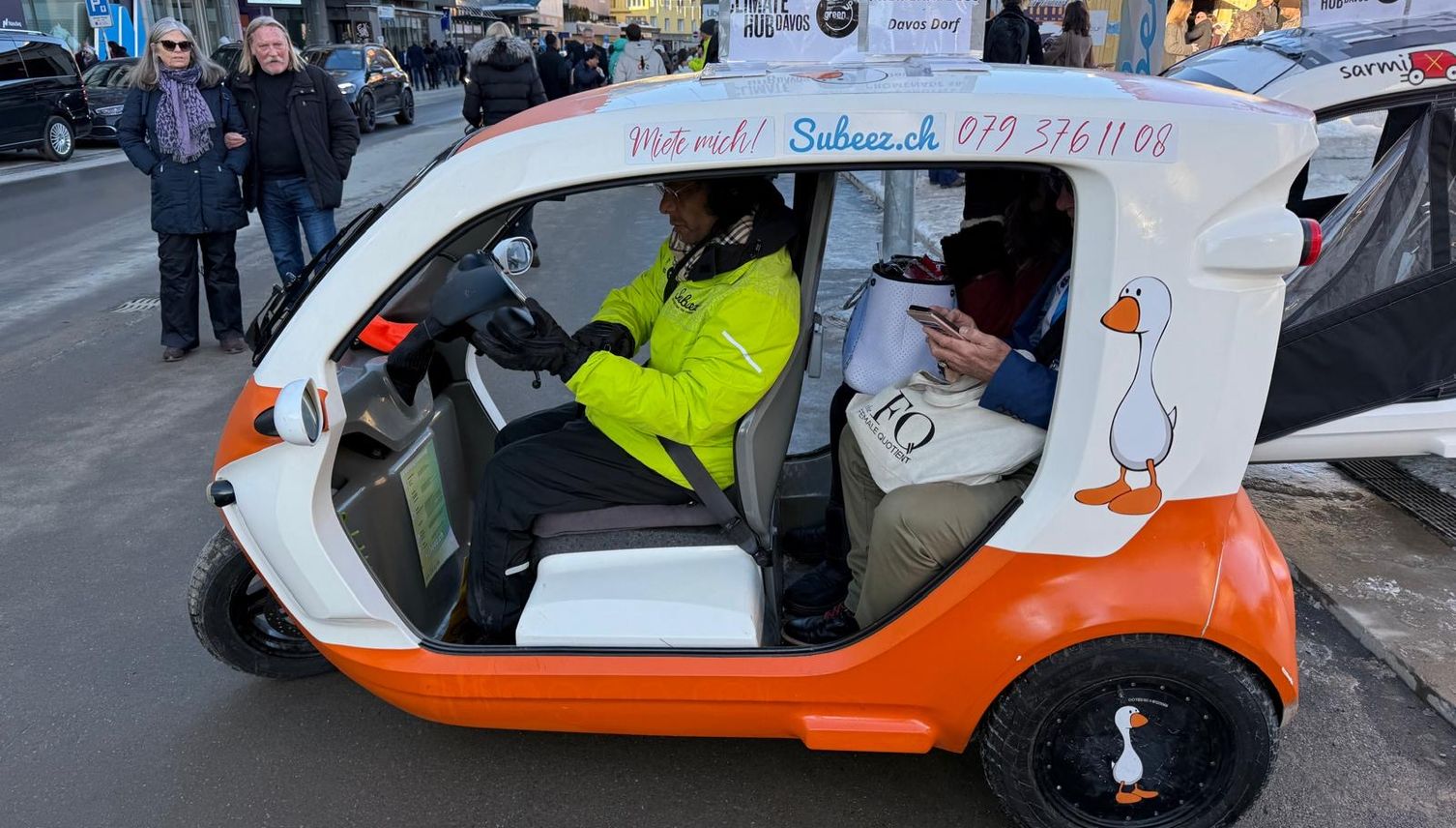 Dieser Zuger kutschiert WEF-Gäste mit einem Tuk-Tuk