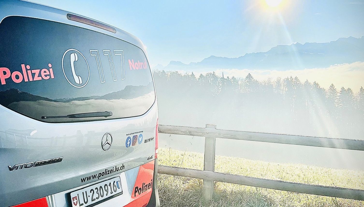Luzerner Polizei verschickt sonnige Grüsse in den Nebel