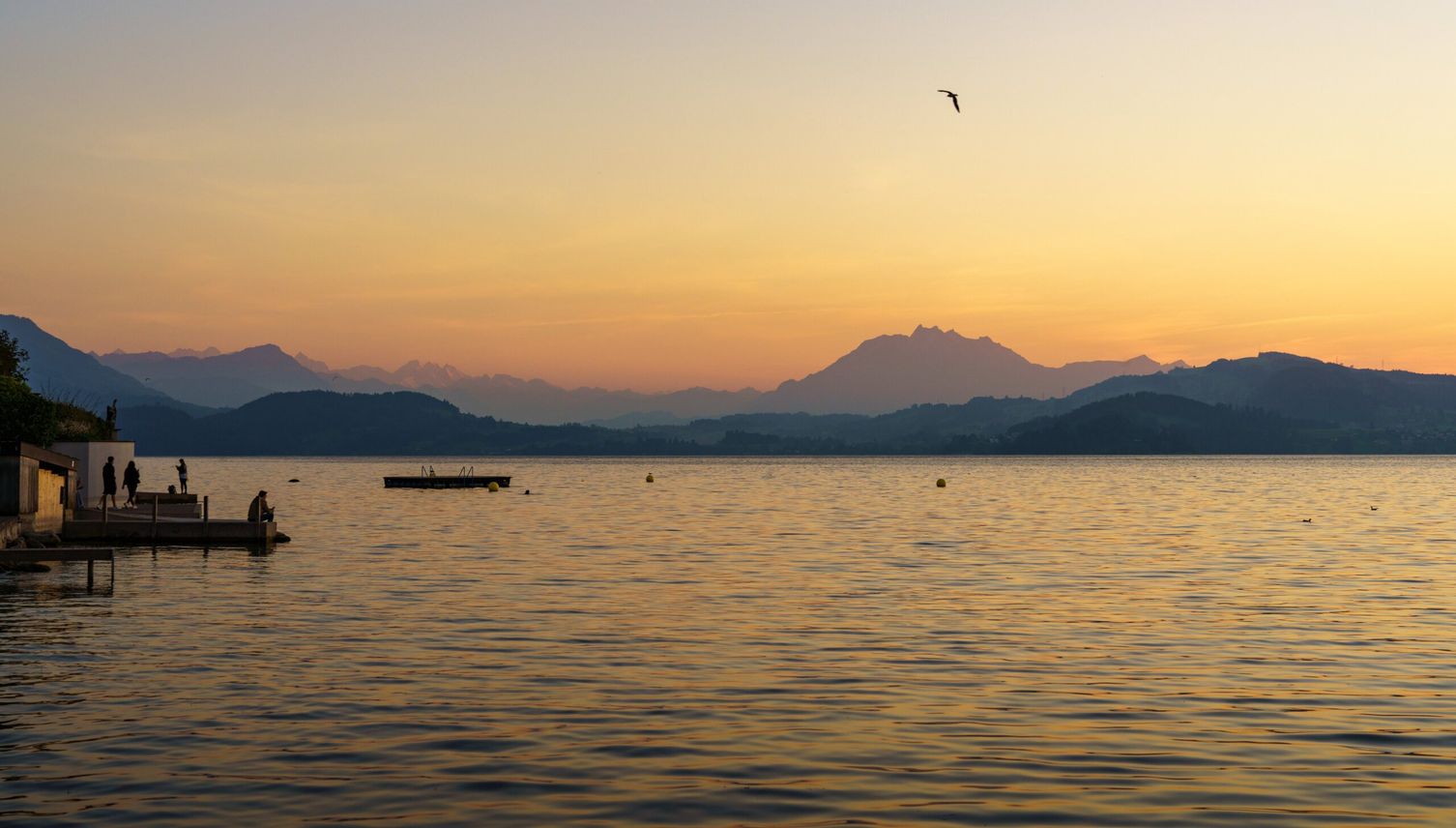 Steinhügel im Zugersee geben Forschern Rätsel auf