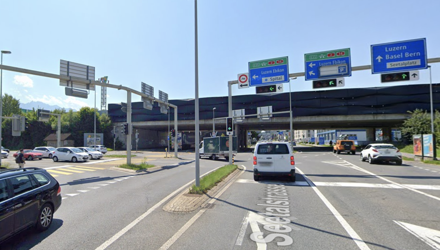 Verkehrschaos in Emmen? Die Mitte fragt nach