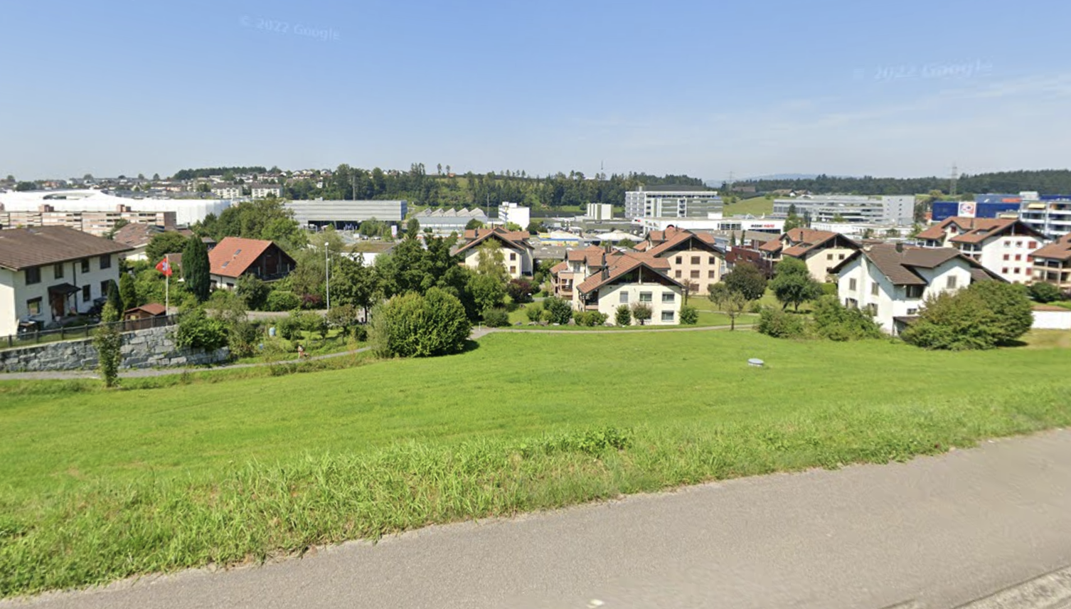 Gibts bald neue Wohnhäuser neben der Mall of Switzerland?