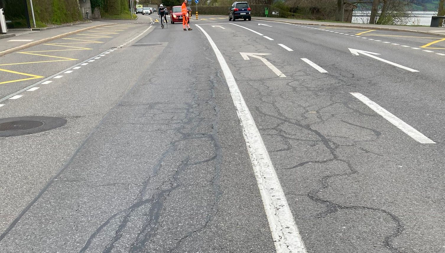 Diese Strasse in Unterägeri wird geflickt