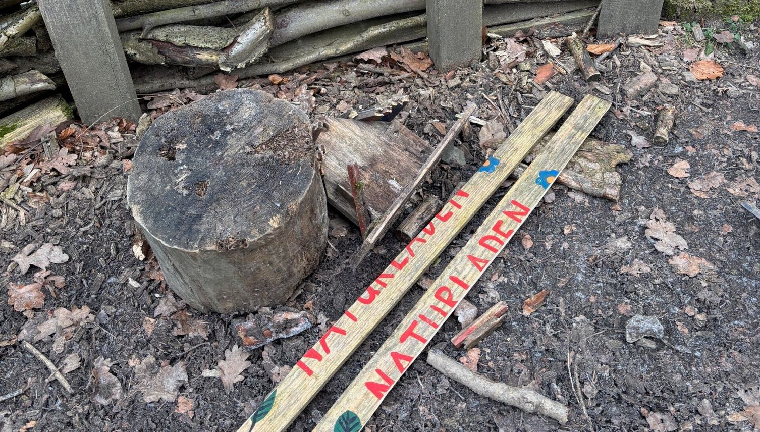 Unbekannte wüten in einer Rotkreuzer Waldspielgruppe