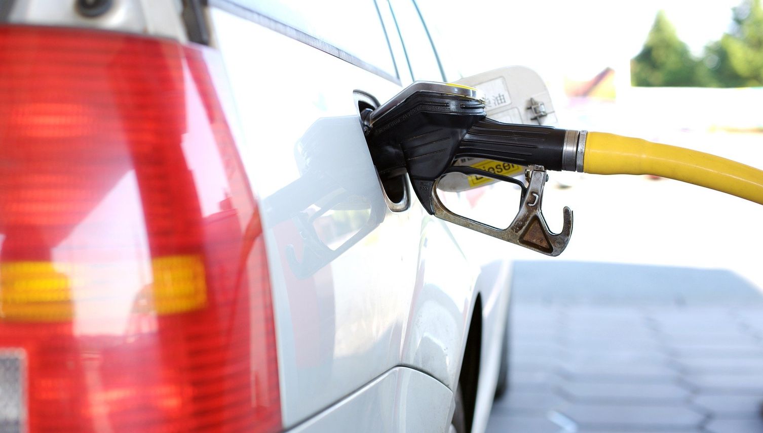 Auto geht Benzin aus: Stau bei Knutwil