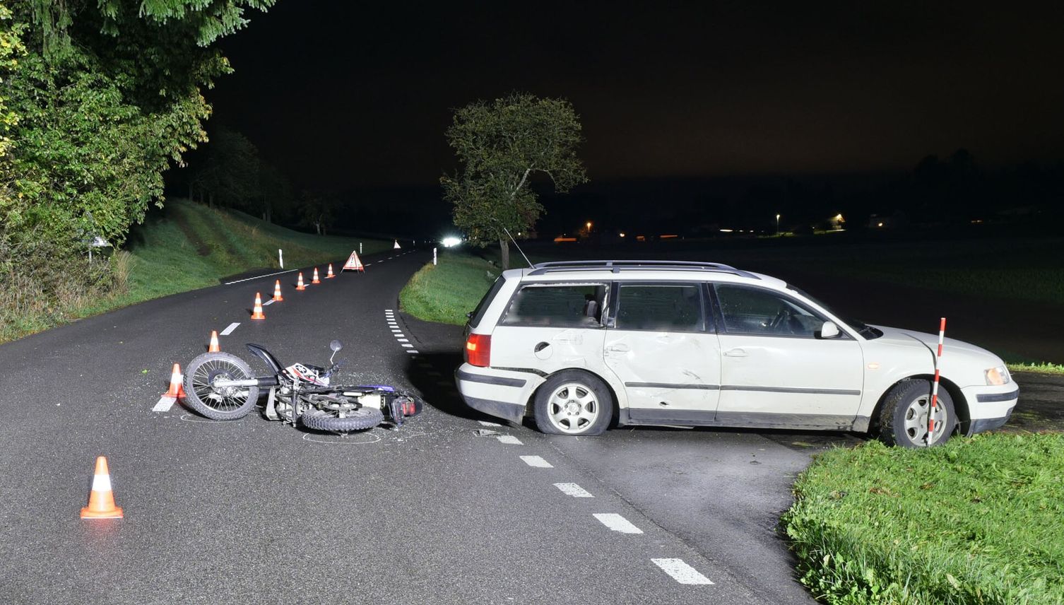 Rickenbach: Autofahrer knallt beim Abbiegen in einen Töff