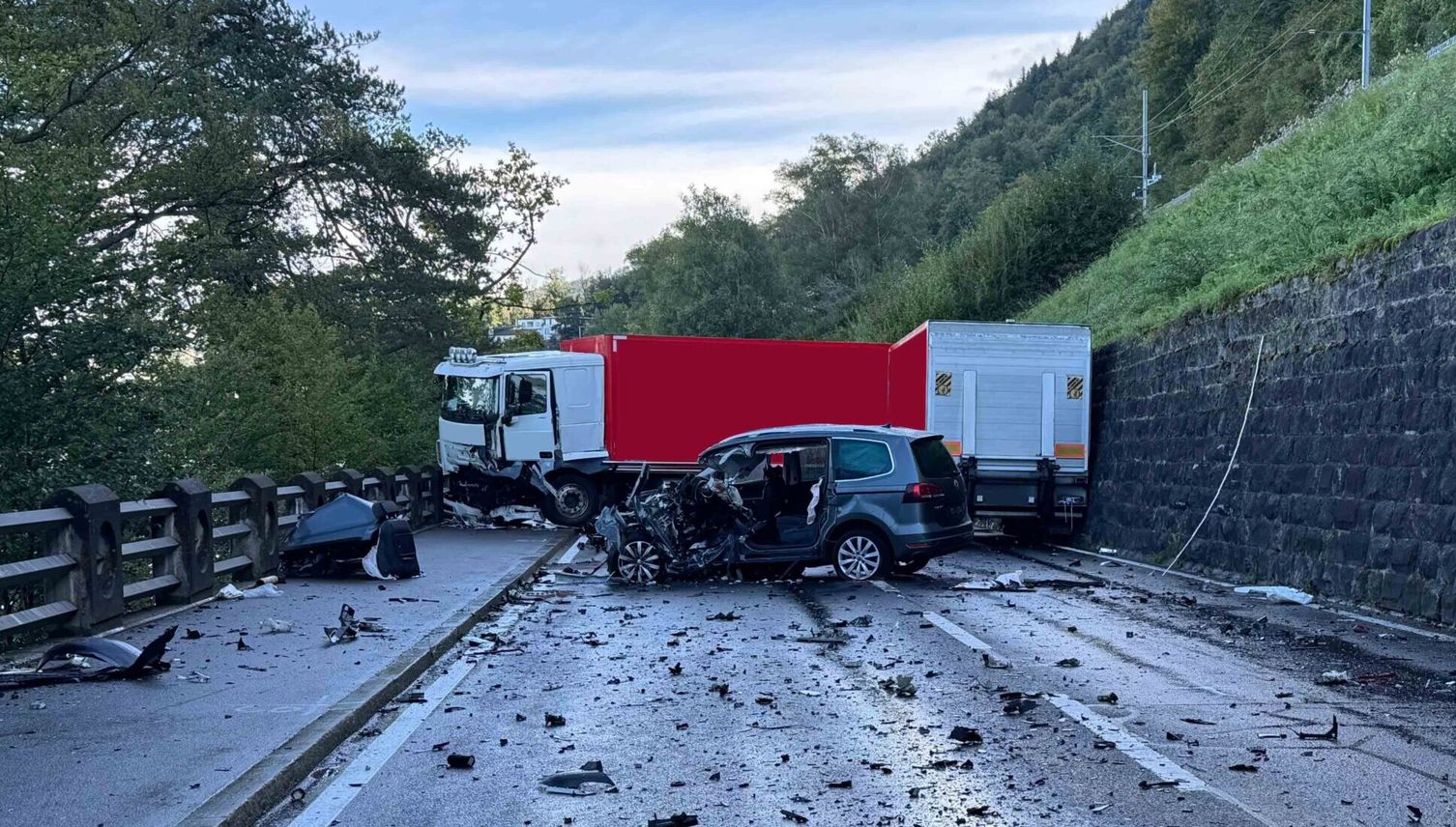 Walchwil: Person stirbt nach Unfall auf Artherstrasse