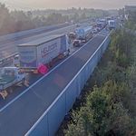 Verlorener Anhänger sorgt für Verkehrschaos auf der A2
