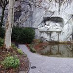 Löwendenkmal wird verdeckt – und aufgehübscht