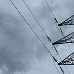 So stark steigen die Stromtarife in Zug
