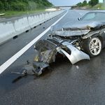BMW-Fahrer (53) schrottet Sportwagen auf Autobahn A2 bei Knutwil