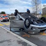 Drei Verletzte bei Autounfall in Risch-Rotkreuz