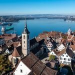 Photoshop-KI macht aus der Stadt Zug eine Fantasy-Welt