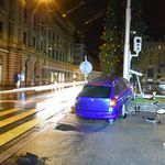 In Ampel gekracht: Autofahrer nahm Alkohol und Drogen