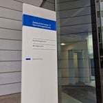 Löhne zurückbehalten: Zuger Skandal-Arzt vor Gericht