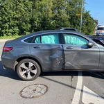 Zugerin missachtet Vortritt und knallt in ein Auto