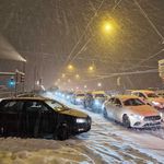 Schnee sorgt für Chaos auf Strassen: Verkehr kollabiert