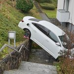 Gaspedal statt Bremspedal und ab die Böschung runter