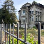 Einst Skandal-Villa – nun bremst ein Riese neue Wohnungen